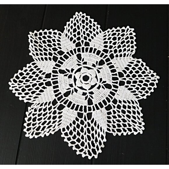 3 Doilies Doily Crocheted Doily White Vintage Doilies B2 - Picture 2 of 4